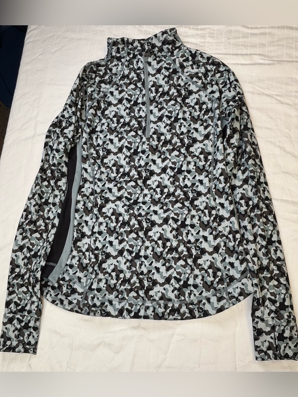T by Talbots women’s  Small Quarter-Zip Camo Pullover Top- Black & Light Gray